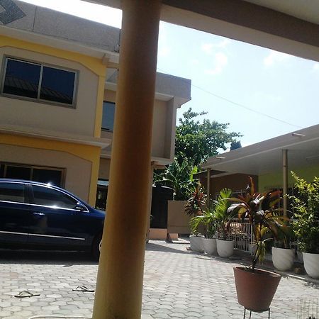 Feehi'S Place Accra Exterior photo
