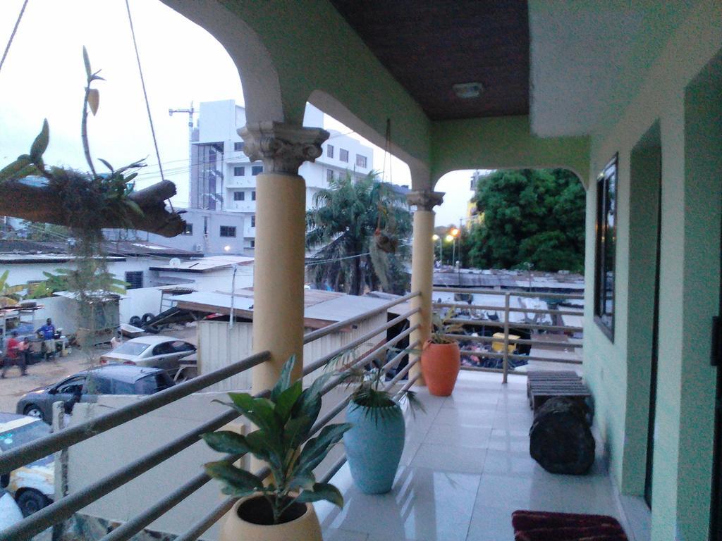 Feehi'S Place Accra Exterior photo