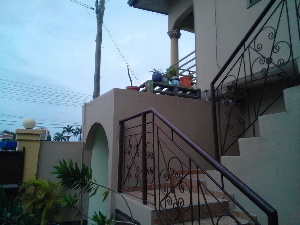 Feehi'S Place Accra Exterior photo