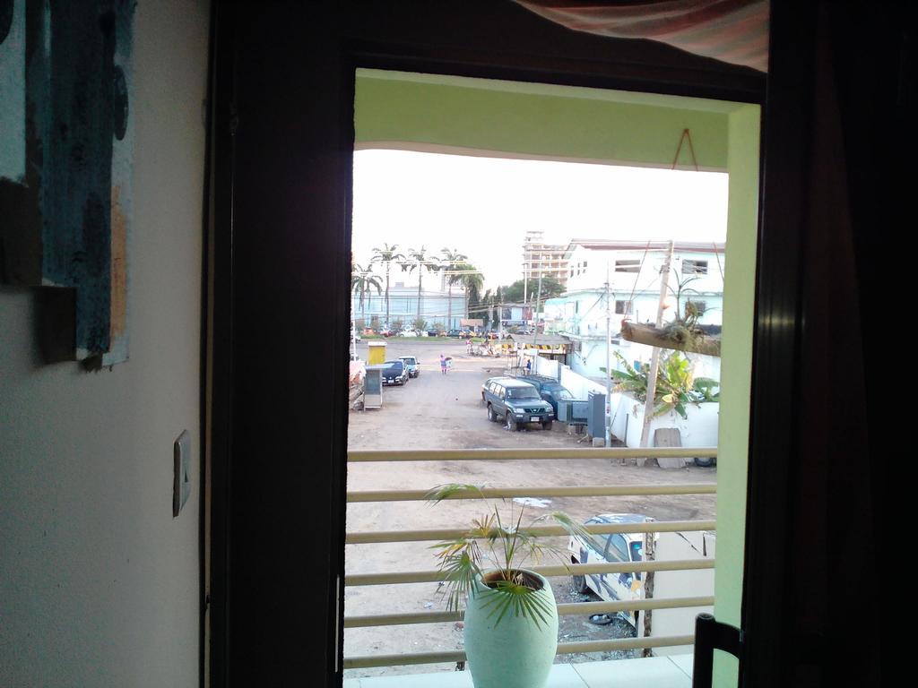 Feehi'S Place Accra Exterior photo