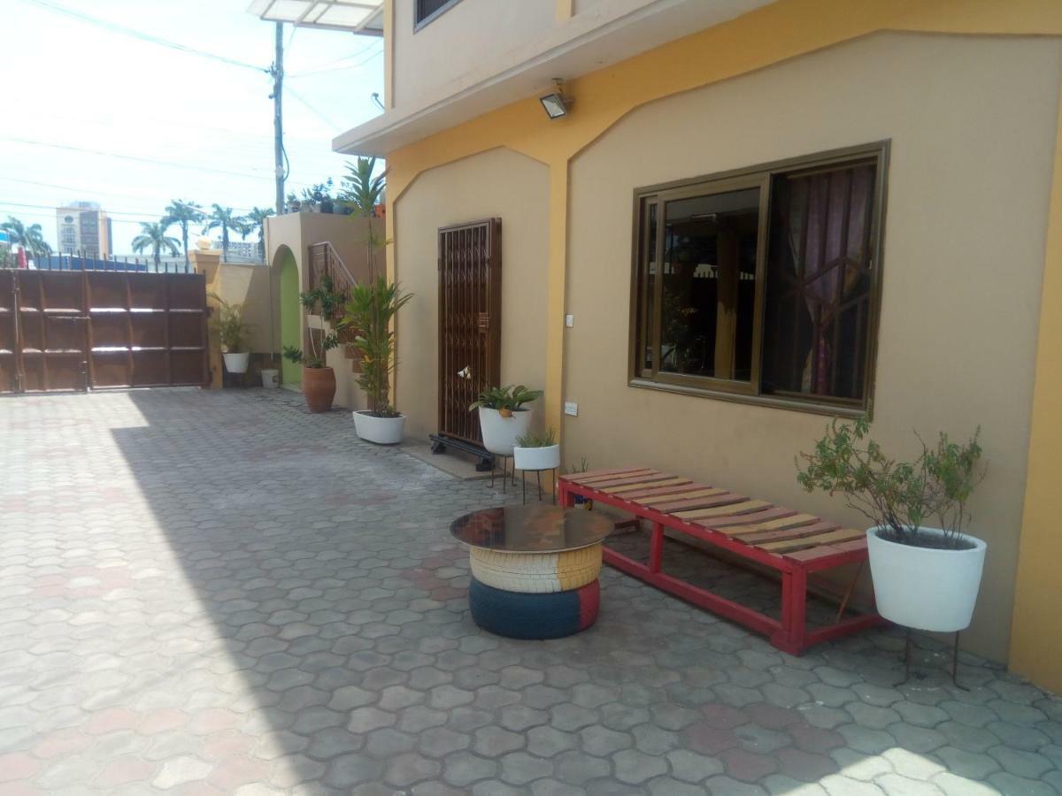 Feehi'S Place Accra Exterior photo